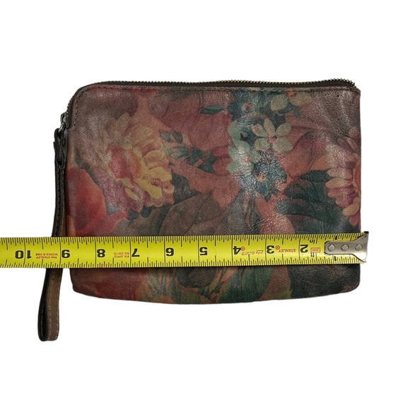 Patricia Nash 100% Full Grain Leather Cassini Wristlet - Picture 7 of 8